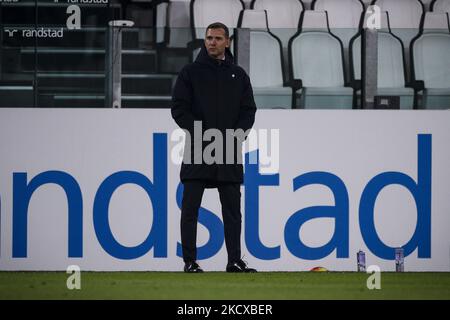 Genua-Trainer Andrij Sevcenko schaut während des Serie-A-Fußballspiels Nr.16 JUVENTUS - GENUA am 05. Dezember 2021 im Allianz-Stadion in Turin, Piemont, Italien. (Foto von Matteo Bottanelli/NurPhoto) Stockfoto