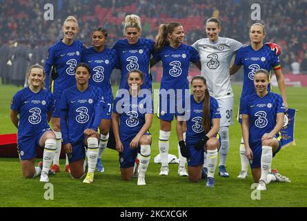 Chelsea-Spieler stellen sich vor dem Start beim Vitality Women's FA Cup Finale 2021 zwischen Arsenal und Chelsea am 05.. Dezember 2021 im Wembley-Stadion, London, England, für ein Team-Shoot an (Foto by Action Foto Sport/NurPhoto) Stockfoto