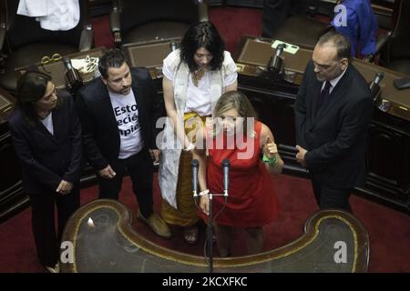 Die stellvertretende Myriam Bregman wird auf dem argentinischen Kongress während des Eid gesehen, vier Jahre lang in Buenos Aires, Argentinien, am 7. Dezember 2021 auszuüben. (Foto von MatÃ­as Baglietto/NurPhoto) Stockfoto