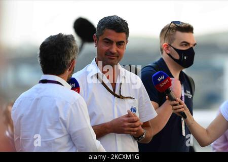 Michael Masi kam vor dem Qualifying des letzten Rennens des Jahres im Yes Marina Circuit, Yes Island, Abu Dhabi, Unitre Arab Emirates, 11. Dezember 2021 ins Fahrerlager (Foto: Andrea Diodato/NurPhoto) Stockfoto