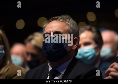 Xavier Bertrand, Präsident der Region Haut-de-France und Mitglied der Partei Les Republicains, während des rechten Treffens von Valerie Pecresse am 11. Dezember 2021 im Maison de la Mutualité in Paris. (Foto von Andrea Savorani Neri/NurPhoto) Stockfoto