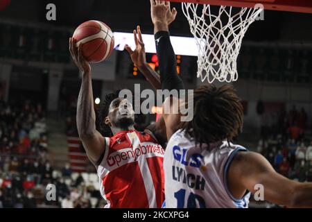 15 John Egbunu OpenJobMetis Varese während des LBA Italien Championship Spiels zwischen Openjobmetis Varese und Devi Napoli Basket, in Varese, Italien, am 12. Dezember 2021. (Foto von Fabio Averna/NurPhoto) Stockfoto