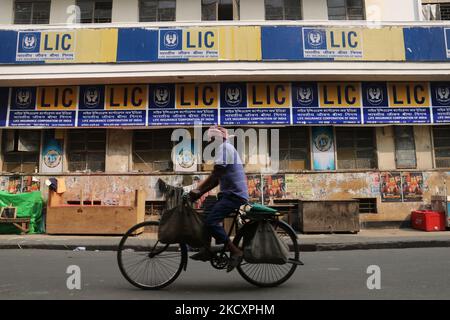 Ein LIC-Bürogebäude, das am 12,2021. Dezember in Kalkutta, Indien, zu sehen war. Die Reserve Bank of India (RBI) hat dem größten Versicherer der India Life Insurance Corporation die Genehmigung erteilt, seinen Anteil am Kreditgeber auf bis zu 9,99 Prozent zu erhöhen. (Foto von Debajyoti Chakraborty/NurPhoto) Stockfoto