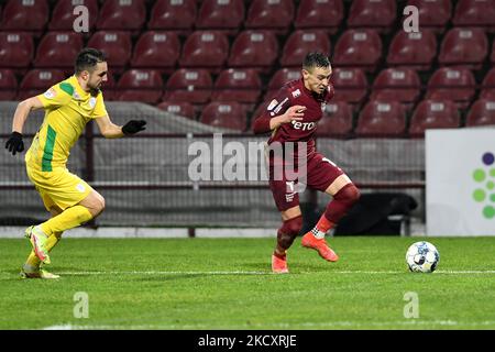 Valentin Costache in Aktion während der Rumänienzeit Liga1: CFR Cluj 1-0 CS Mioveni bestritten im Stadion Dr. Constantin Radulescu, Cluj-Napoca, 12. Dezember 2021 (Foto: Flaviu Buboi/NurPhoto) Stockfoto