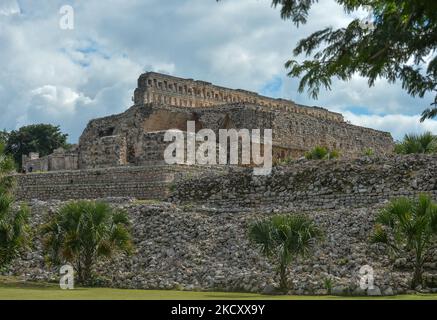 Die archäologische Stätte Kabah Maya in der Region Puuc im westlichen Yucatan ist nach Uxmal die zweitgrößte Ruine der Region Puuc. Am Donnerstag, den 02. Dezember 2021, in Uxmal, Yucatan, Mexiko. (Foto von Artur Widak/NurPhoto) Stockfoto