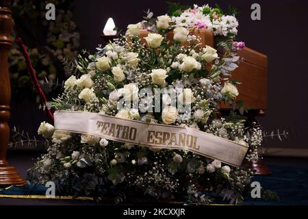 Gesamtansicht der Trauerkapelle von Veronica Forque im Teatro Español, am 15. Dezember 2021 in Madrid, Spanien (Foto von Oscar Gonzalez/NurPhoto) Stockfoto