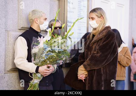 Gesamtansicht der Trauerkapelle von Veronica Forque am 15. Dezember 2021 im Teatro Español in Madrid, Spanien. (Foto von Oscar Gonzalez/NurPhoto) Stockfoto