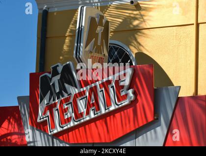 Logo von Tecate, einem beliebten blassen Lagergut, benannt nach der Stadt Tecate, Baja California, wo sie 1943 zum ersten Mal hergestellt wurden. Am Sonntag, 05. Dezember 2021, in Celestun, Yucatan, Mexiko. (Foto von Artur Widak/NurPhoto) Stockfoto