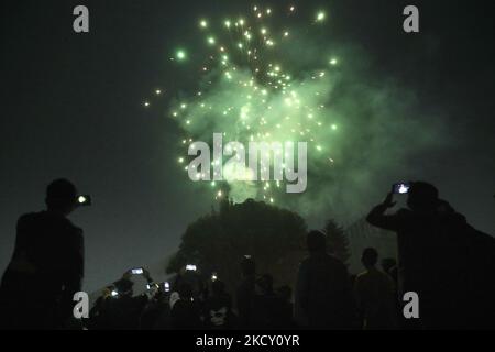 Am 16. Dezember 2021 feiern die Menschen in Dhaka, Bangladesch, den 50.. Jahrestag des Siegestages. (Foto von Syed Mahamudur Rahman/NurPhoto) Stockfoto