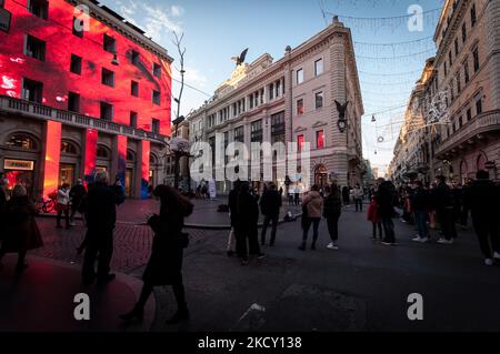 Shopping-Routen in Erwartung der Weihnachtszeit während der vierten Welle von Covid-19 in Rom, Italien, am 16. Dezember 2021. (Foto von Andrea Ronchini/NurPhoto) Stockfoto