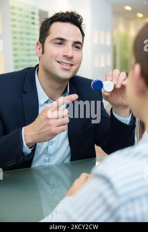 Nahaufnahme für Kontaktlinsen Stockfoto