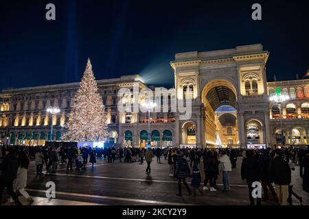 Die Einweihung des Weihnachtsbaums auf der Piazza Duomo am 06. Dezember 2021 in Mailand, Italien. (Foto von Alessandro Bremec/NurPhoto) Stockfoto