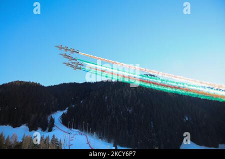 &#XA;Frecce Tricolore - Alta Badia Gran Risa beim alpinen Skirennen 2021 FIS Ski World Cup - Men&#39;s Riesenslalom am 19. Dezember 2021 im Gran Risa in Alta Badia, Italien (Foto by Sergio Bisi/LiveMedia/NurPhoto) Stockfoto