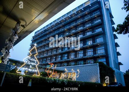 Weihnachtsdekoration in einem Hotel vor den Weihnachtsfeiern in Bogor, West Java, Indonesien am 20. Dezember 2021. (Foto von Adriana Adie/NurPhoto) Stockfoto