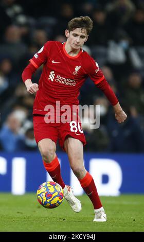 Tyler Morton aus Liverpool während des Vorspielwarns während der Premier League zwischen Tottenham Hotspur und Liverpool im Tottenham Hotspur-Stadion, London, England, am 19.. Dezember 2021 (Foto by Action Foto Sport/NurPhoto) Stockfoto