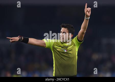 Schiedsrichter Luca Massimi während der Serie A Spiel zwischen SSC Napoli und Spezia Calcio im Stadio Diego Armando Maradona Neapel Italien am 22. Dezember 2021. (Foto von Franco Romano/NurPhoto) Stockfoto