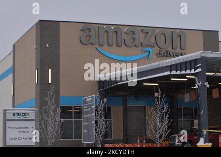 Amazon Fulfillment Services DYB3 in Nisku. Am Mittwoch, den 22. Dezember 2021, Kanada. (Foto von Artur Widak/NurPhoto) Stockfoto