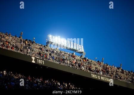 Gesamtansicht der Tribünen während des La Liga Santander Spiels zwischen Valencia CF und RCD Espanyol im Mestalla Stadion am 31. Dezember 2021 in Valencia, Spanien (Foto: David Aliaga/NurPhoto) Stockfoto