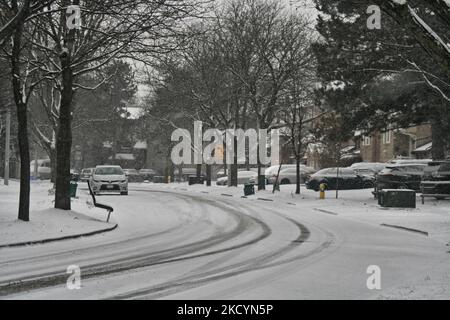 Am 02. Januar 2022 traf ein Schneesturm in Toronto, Ontario, Kanada. Es wird erwartet, dass der Sturm im Großraum Toronto zwischen 5-10 Zentimetern Schnee fallen wird. (Foto von Creative Touch Imaging Ltd./NurPhoto) Stockfoto