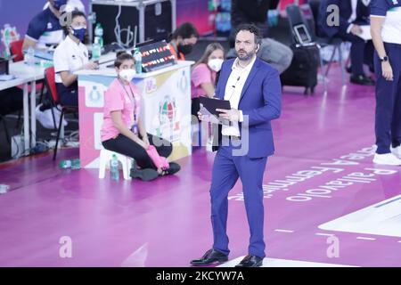 Cheftrainer Stefano Lavarini (Igor Gorgonzola Novara) während des italienischen Volleyball-Frauencups Imoco Volley Conegliano gegen Igor Gorgonzola Novara am 06. Januar 2022 im Palazzo dello Sport in Roma, Italien (Foto: Luigi Mariani/LiveMedia/NurPhoto) Stockfoto