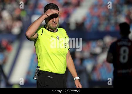 Jorge Figueroa Vzquez Schiedsrichter des Spiels während des spanischen La Liga-Spiels zwischen Levante UD und RCD Mallorca am 8. Januar 2022 im Stadion Ciutat de Valencia. (Foto von Jose Miguel Fernandez/NurPhoto) Stockfoto