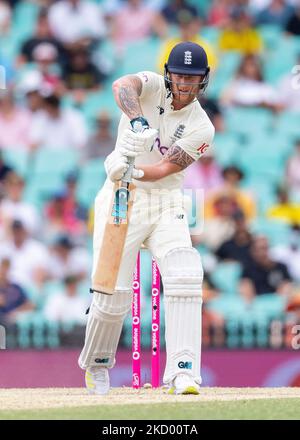 Ben Stokes von England Fledermäuse während des fünften Tages des vierten Test-Spiel in der Ashes-Serie zwischen Australien und England auf Sydney Cricket Ground am 09. Januar 2022 in Sydney, Australien. (Foto von Izhar Khan/NurPhoto) Stockfoto