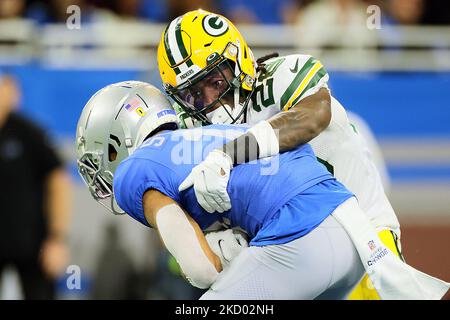 Green Bay Packers: Kostenlose Sicherheit Darnell Savage (26) bekämpft den Detroit Lions Wide Receiver Amon-Ra St. Brown (14) während eines NFL-Fußballspiels zwischen den Detroit Lions und den Green Bay Packers in Detroit, Michigan, USA, am Sonntag, 9. Januar 2022. (Foto von Amy Lemus/NurPhoto) Stockfoto