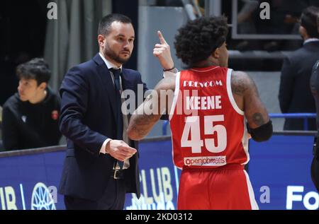 Adriano Vertemati (Cheftrainer von Openjobmetis Pallacanestro Varese) während des italienischen LBA-Basketballturnierspiels Kigili Fortitudo Bologna gegen A1. Openjobmetis Varese im Sportpalast Paladozza - Bologna, Januar 2022 (Foto: Michele Nucci/LiveMedia/NurPhoto) Stockfoto