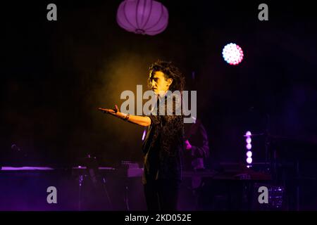 Michele Bravi spielt am 19. Dezember 2021 live am Teatro Degli Arcimboldi in Mailand, Italien. (Foto von Alessandro Bremec/NurPhoto) Stockfoto