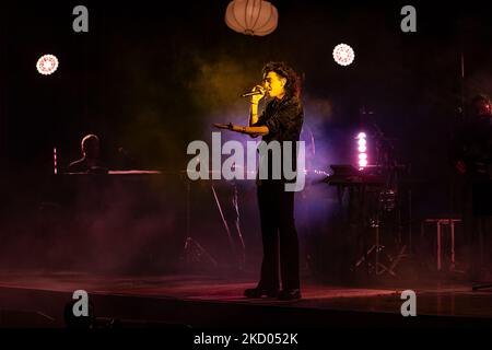 Michele Bravi spielt am 19. Dezember 2021 live am Teatro Degli Arcimboldi in Mailand, Italien. (Foto von Alessandro Bremec/NurPhoto) Stockfoto