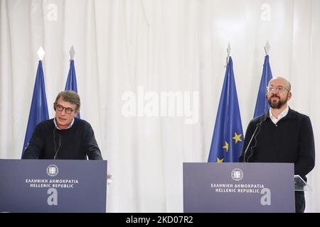 (ANMERKUNG DER REDAKTION: DATEI FOTO) - Präsident des Europäischen Parlaments, David Sassoli, stirbt im Alter von 65 Jahren. - Auf dem Foto hält der Präsident des Europäischen Parlaments, David Maria Sassoli, am 3. März 2020 in Kastanies, an der Grenze zwischen Griechenland und der Türkei, eine Pressekonferenz, inmitten eines Zuwanderungsaufschwungs aus der benachbarten Türkei. - Die EU entsandte am 3. März ihre höchsten Beamten in die Türkei und nach Griechenland, weil sie besorgt war über eine neue Migrationskrise und die Anschuldigungen, dass Ankara versucht habe, den Block zu erpressen, indem es seine Grenzen für Tausende von Flüchtlingen öffnete, die versuchten, Europa zu erreichen. (Foto von Nicolas Economou/NurPhoto) Stockfoto