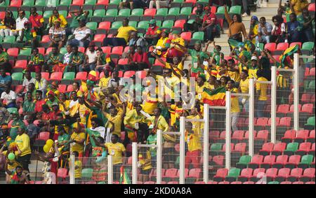 Äthiopische Fans feiern ihr erstes Tor während Kameruns gegen Äthiopien, den Afrikanischen Cup der Nationen, am 13. Januar 2022 im Olembe Stadium. (Foto von Ulrik Pedersen/NurPhoto) Stockfoto