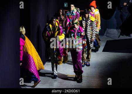 Die Dsquared2 Fashion Show während der Mailänder Men's Fashion Week - Herbst/Winter 2022/2023 am 14. Januar 2022 in Mailand, Italien. (Foto von Alessandro Bremec/NurPhoto) Stockfoto