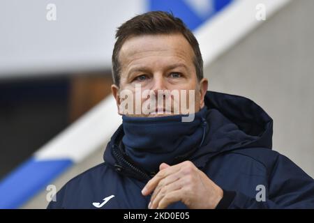 Barrow-Manager Mark Cooper schaut beim Sky Bet League 2-Spiel zwischen Colchester United und Barrow am Samstag, den 15.. Januar 2022, im JobServe Community Stadium in Colchester zu. (Foto von Ivan Yordanov/MI News/NurPhoto) Stockfoto