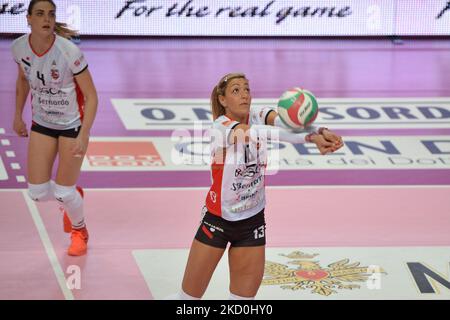 Noemi Signorile von Bosca San Bernardo Cuneo während des Volleyball Serie A1 Frauenmatches zwischen Bosca S.Bernardo Cuneo und Trentino Rosa am 16 2022. Januar in der Pala Ubi Banca in Cuneo, Italien (Foto von Alberto Gandolfo/NurPhoto) Stockfoto