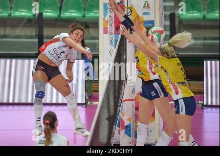 Alice Degradi von Bosca San Bernardo Cuneo beim Volleyball Serie A1 Frauenspiel zwischen Bosca S.Bernardo Cuneo und Trentino Rosa am 16 2022. Januar in der Pala Ubi Banca in Cuneo, Italien (Foto: Alberto Gandolfo/NurPhoto) Stockfoto