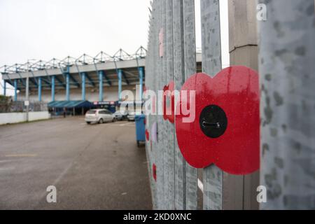 London, Großbritannien. 05.. November 2022. Ein Mohn, der während des Sky Bet Championship-Spiels Millwall gegen Hull City am Tor zum Stadion in Den, London, Großbritannien, 5.. November 2022 (Foto von Arron Gent/News Images) in London, Großbritannien am 11/5/2022 gesehen wurde. (Foto von Arron Gent/News Images/Sipa USA) Quelle: SIPA USA/Alamy Live News Stockfoto