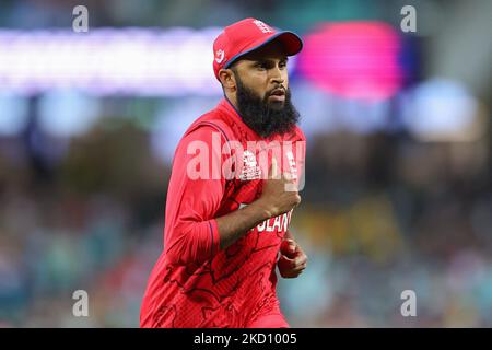 Sydney, Australien. 05.. November 2022. 5.. November, Sydney Cricket Ground, Sydney Australien: T20 International Cricket, Sri Lanka gegen England; Adil Rashid von England läuft bis zur Grenze Credit: Action Plus Sports Images/Alamy Live News Stockfoto