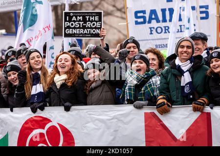 Studenten des Christendom College leiten den jährlichen March for Life 49. in Washington, DC. Tausende von Demonstranten kommen aus dem ganzen Land, um gegen Abtreibung zu marschieren und zu fordern, dass Roe v. Wade gestövert wird. Der marsch beginnt in der National Mall und endet am Obersten Gerichtshof. Es werden 50.000 Personen erwartet, die an der diesjährigen Veranstaltung teilnehmen werden. (Foto von Allison Bailey/NurPhoto) Stockfoto