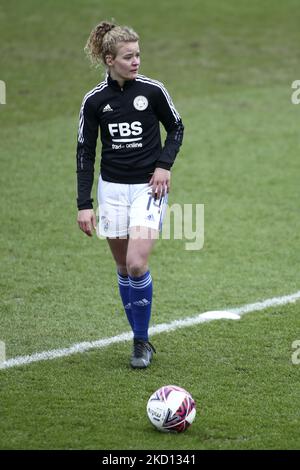 BURTON ON TRENT, GROSSBRITANNIEN. JAN 23. Esmee De Graaf aus Leicester City mit dem Ball beim Warm-up vor dem Barclays FA Women's Super League-Spiel zwischen Leicester City und Aston Villa am Sonntag, 23.. Januar 2022 im Pirelli Stadium, Burton Upon Trent. (Foto von Kieran Riley/MI News/NurPhoto) Stockfoto