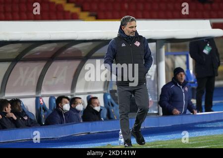 Trainer Fabio Pecchia (US-Cremonesen) beim Spiel der italienischen Fußballserie B US Lecce gegen US-Cremonesen am 23. Januar 2022 im Stadio Via del Mare in Lecce, Italien (Foto: Emmanuele Mastrodonato/LiveMedia/NurPhoto) Stockfoto