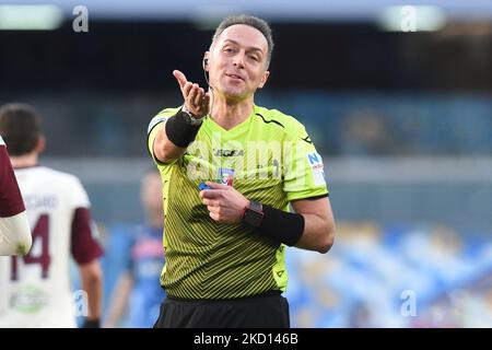 Schiedsrichter Luca Pairetto beim Spiel der Serie A zwischen SSC Napoli und US Salernitana im Stadio Diego Armando Maradona Naples Italy am 23. Januar 2022. (Foto von Franco Romano/NurPhoto) Stockfoto