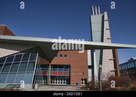 Stephen E. Quinlan Building auf dem Seneca College Campus der York University in Toronto, Kanada. Auf diesem Campus in Toronto befinden sich mehrere Schulen, darunter Creative Arts and Animation, Biological Sciences & Applied Chemistry, English and Liberal Studies sowie Information and Communications Technology. Das Seneca College of Applied Arts and Technology ist eine postsekundäre Bildungseinrichtung in Toronto, Ontario, die Programme auf den Abitur-, Diplom-, Zertifikat- und Postgraduiertenstufen anbietet. (Foto von Creative Touch Imaging Ltd./NurPhoto) Stockfoto