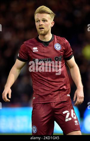 Max Clark vom Rochdale Association Football Club während des Sky Bet League 2-Spiels zwischen Oldham Athletic und Rochdale im Boundary Park, Oldham, am Samstag, 29.. Januar 2022. (Foto von Eddie Garvey/MI News/NurPhoto) Stockfoto