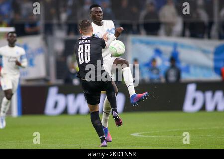 Marseille, Frankreich. 7. April 2022. Marseille spielt Pape Gueye in Aktion während eines Fußballspieles der UEFA Conference League zwischen Olympique Marseille und dem FC PAOK (Bildquelle: © Giannis Papanikos/ZUMA Press Wire) Stockfoto