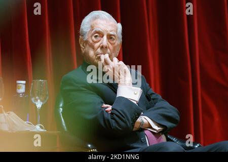 Mario Vargas Llosa nimmt am Forum der Iberoamerikanischen Kommission in Madrid Teil 1. Februar 2022 Spanien (Foto: Oscar Gonzalez/NurPhoto) Stockfoto