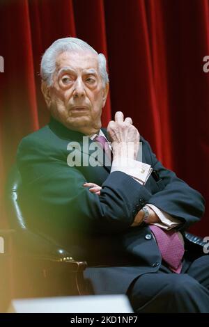 Mario Vargas Llosa nimmt am Forum der Iberoamerikanischen Kommission in Madrid Teil 1. Februar 2022 Spanien (Foto: Oscar Gonzalez/NurPhoto) Stockfoto