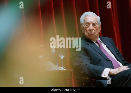 Mario Vargas Llosa nimmt am Forum der Iberoamerikanischen Kommission in Madrid Teil 1. Februar 2022 Spanien (Foto: Oscar Gonzalez/NurPhoto) Stockfoto