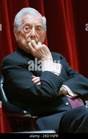 Mario Vargas Llosa nimmt am Forum der Iberoamerikanischen Kommission in Madrid Teil 1. Februar 2022 Spanien (Foto: Oscar Gonzalez/NurPhoto) Stockfoto