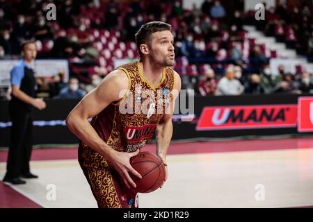 Michael Bramos (Umana Reyer Venezia) während der Basketball EuroCup Meisterschaft Umana Reyer Venezia gegen Ratiopharm Ulm am 02. Februar 2022 im Palasport Taliercio in Venedig, Italien (Foto: Mattia Radoni/LiveMedia/NurPhoto) Stockfoto